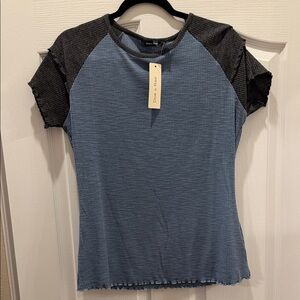Doe & Rae Two-Tone Blue and Black Short Sleeve Top